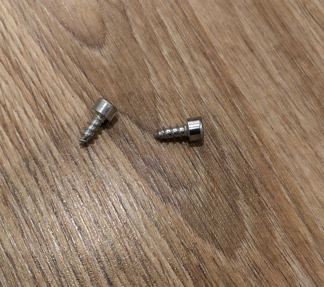 1000010775