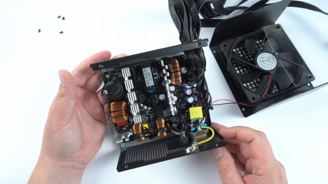 proSSD-ThermalrightTB750S750W80BronzeTR-TB750Sl1HYsqh22T4-1280x720-6m15s