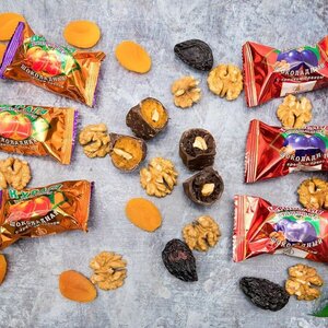 Шоколадные конфеты из сухофруктов набор Микс 2 кг